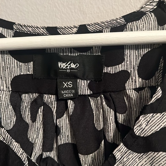 Mossimo - black and gray top Size XS - Picture 8 of 10